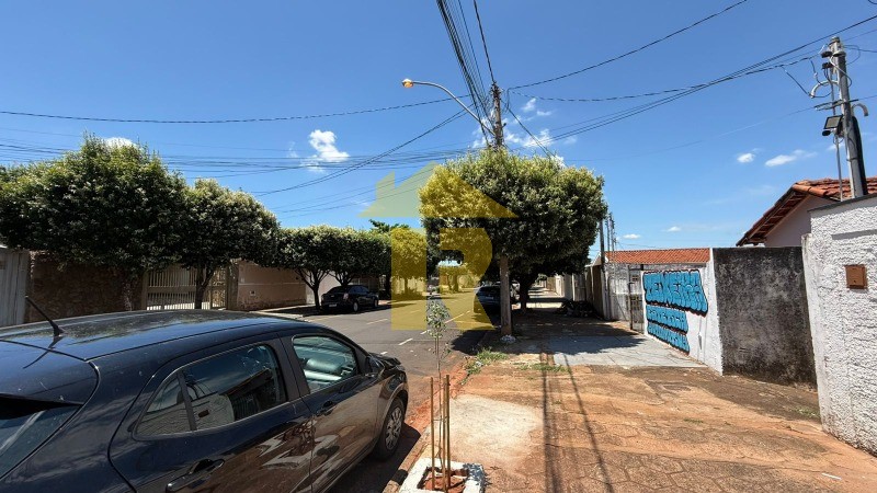 Casa com 3 quartos à venda, 185m² — foto 3 de 24
