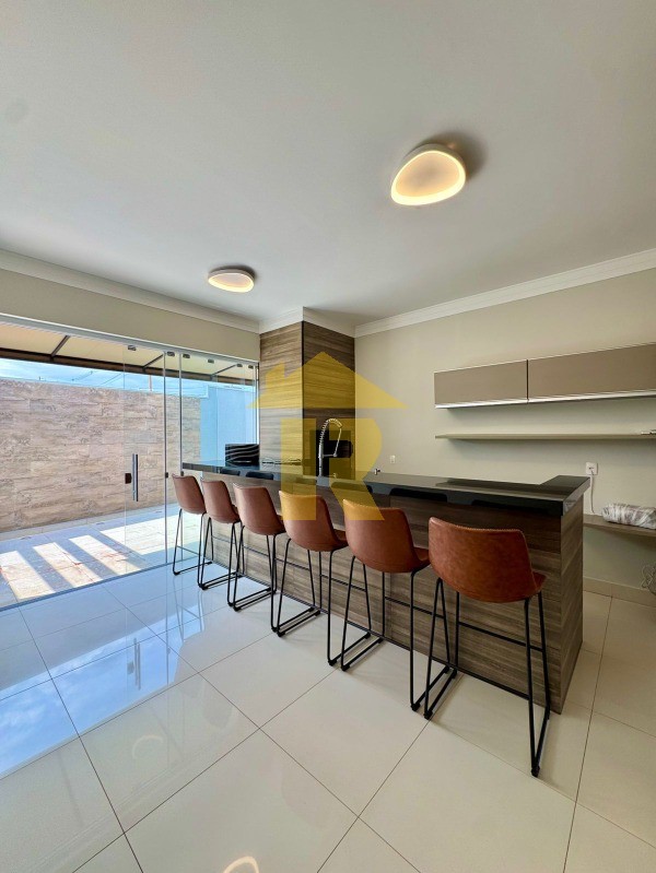 Casa de Condomínio com 3 quartos à venda, 208m² — foto 21 de 35