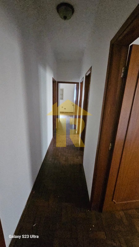 Casa com 4 quartos à venda, 253m² — foto 9 de 20