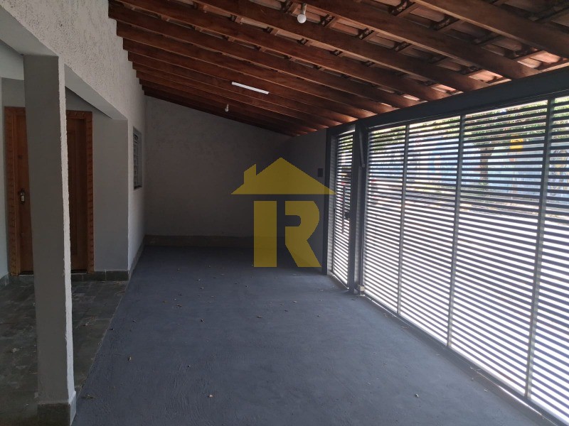 Casa com 3 quartos à venda, 170m² — foto 2 de 37