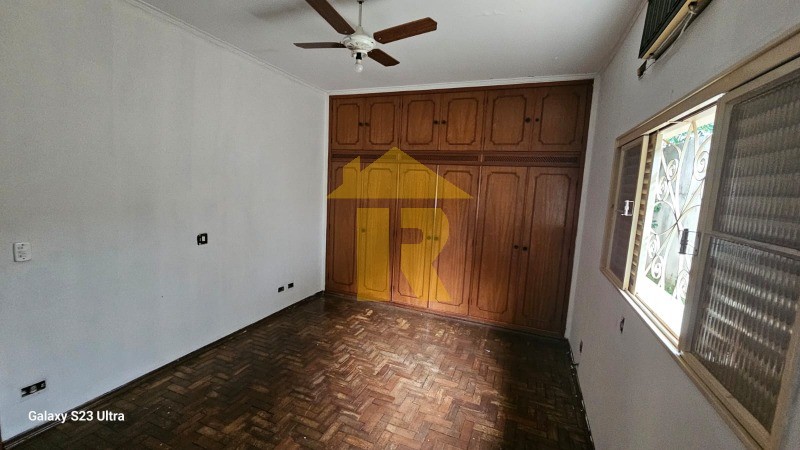 Casa com 4 quartos à venda, 253m² — foto 13 de 20