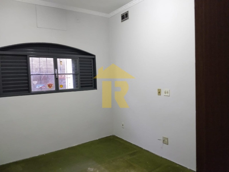 Casa com 4 quartos à venda, 290m² — foto 21 de 27