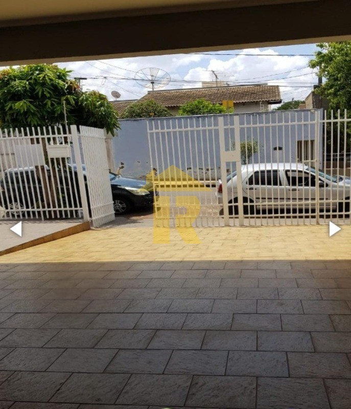 Casa com 3 quartos à venda, 225m² — foto 3 de 29