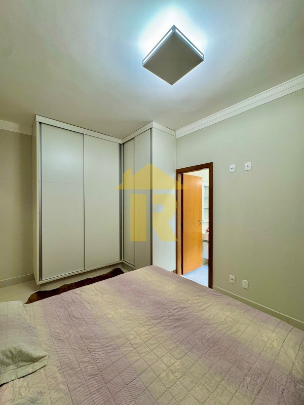 Casa de Condomínio com 3 quartos à venda, 208m² — foto 28 de 35