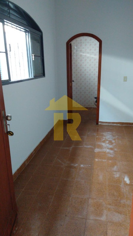 Casa com 4 quartos à venda, 290m² — foto 24 de 27