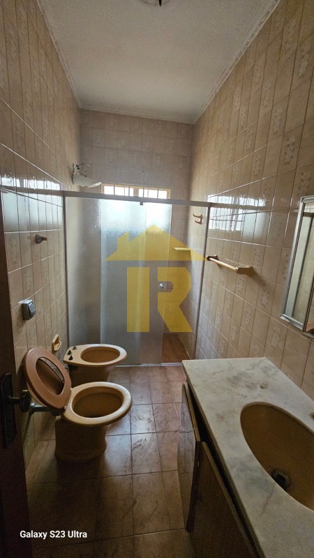 Casa com 4 quartos à venda, 253m² — foto 15 de 20