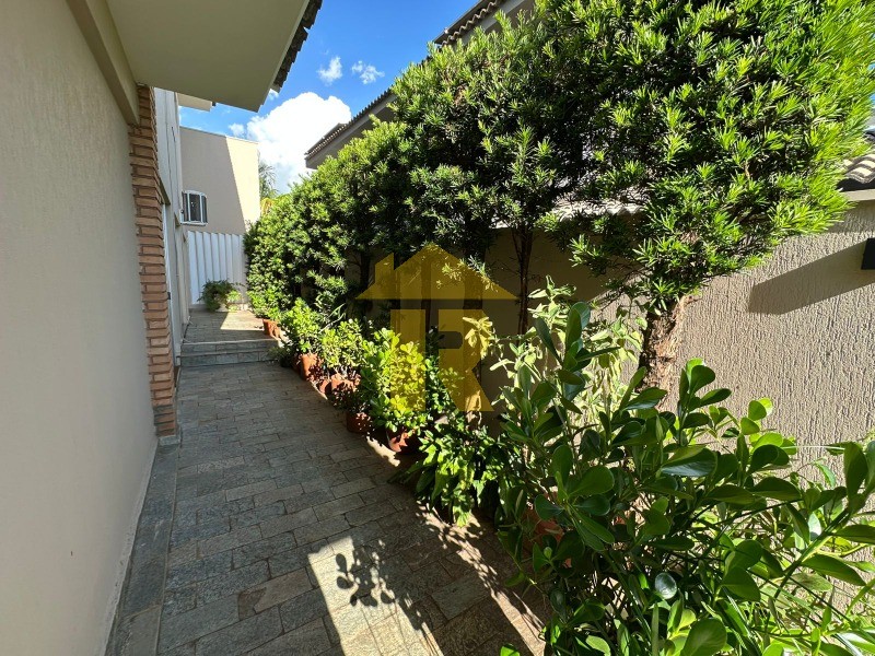 Casa de Condomínio com 3 quartos à venda, 340m² — foto 20 de 37