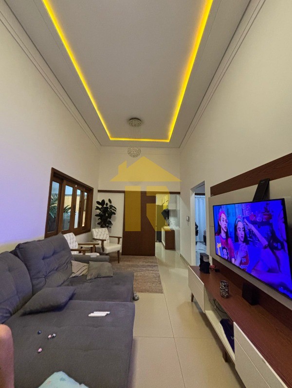 Casa com 3 quartos à venda, 160m² — foto 1 de 20