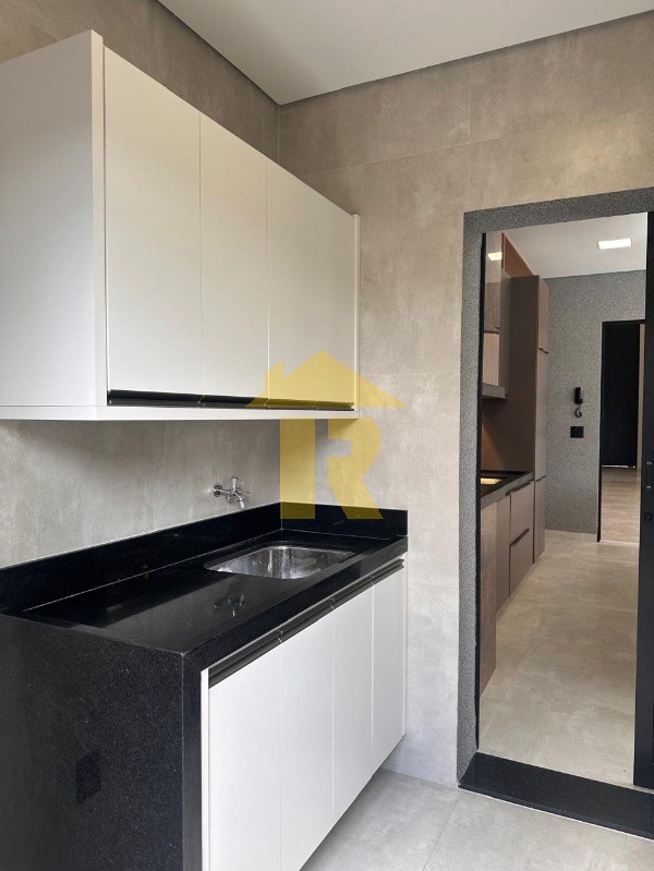 Casa de Condomínio com 3 quartos à venda, 240m² — foto 16 de 39