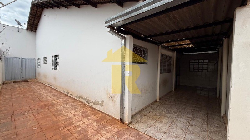 Casa com 3 quartos à venda, 240m² — foto 25 de 42