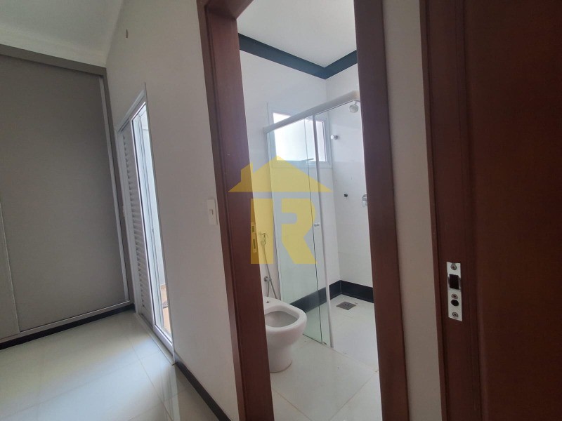Casa de Condomínio com 3 quartos à venda e aluguel, 235m² — foto 31 de 48