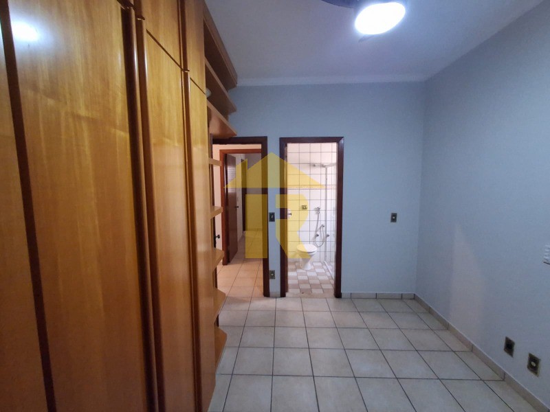 Casa com 4 quartos à venda, 340m² — foto 48 de 49