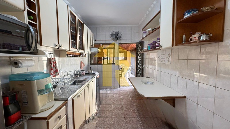 Casa com 3 quartos à venda, 172m² — foto 19 de 38
