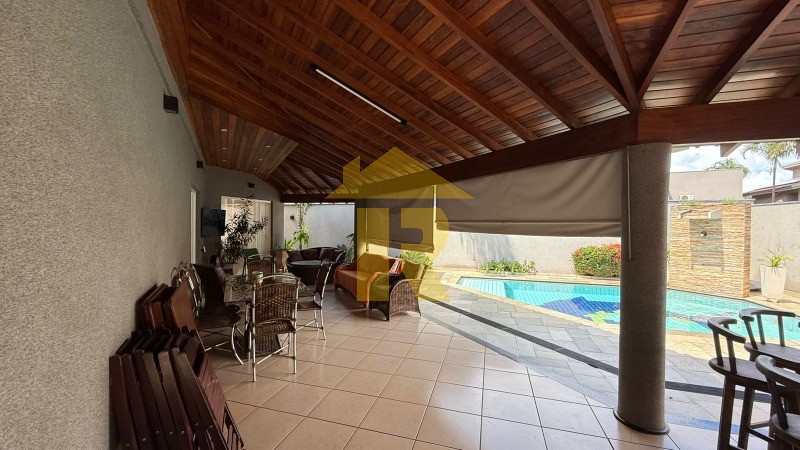 Casa de Condomínio com 3 quartos à venda, 300m² — foto 33 de 44