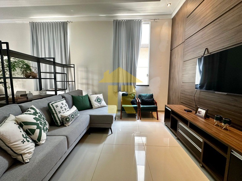 Casa de Condomínio com 3 quartos à venda, 211m² — foto 2 de 21