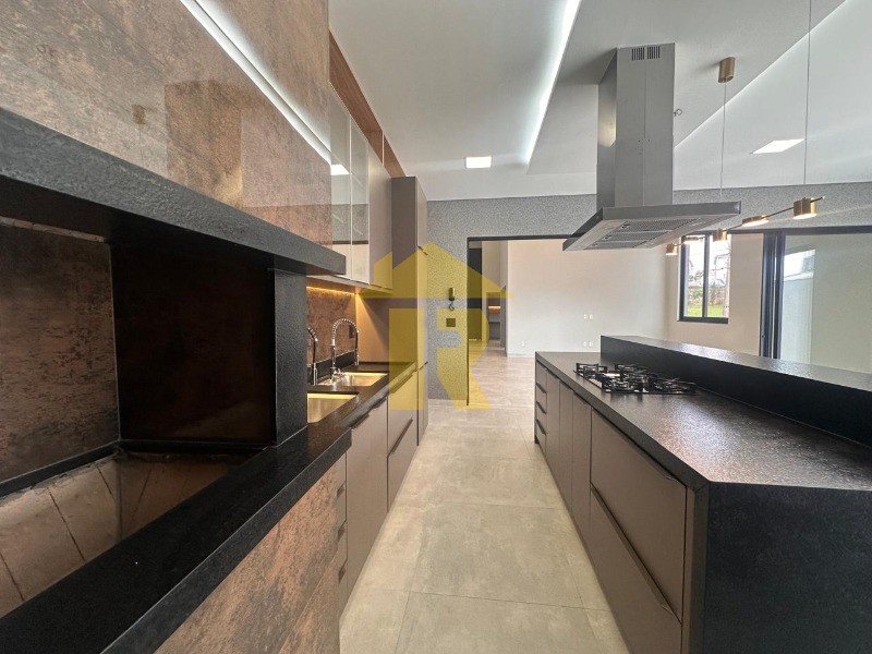 Casa de Condomínio com 3 quartos à venda, 240m² — foto 14 de 39