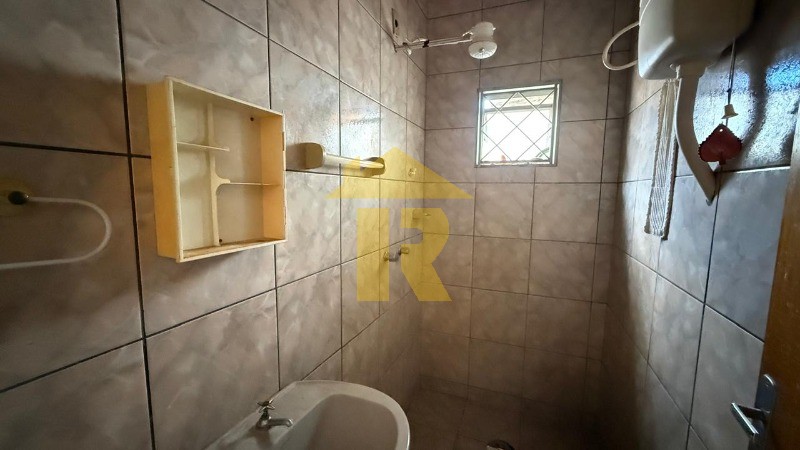 Casa com 3 quartos à venda, 240m² — foto 39 de 42
