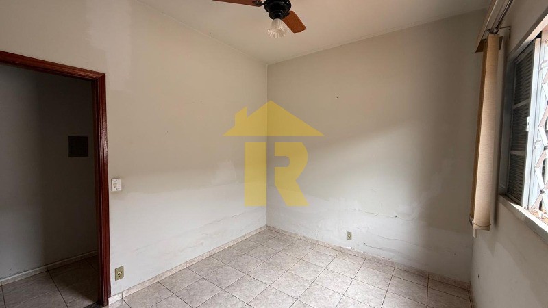 Casa com 3 quartos à venda, 240m² — foto 14 de 42