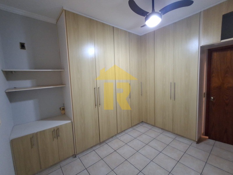 Casa com 4 quartos à venda, 340m² — foto 36 de 49