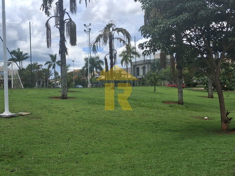 Casa de Condomínio com 3 quartos à venda e aluguel, 235m² — foto 47 de 48