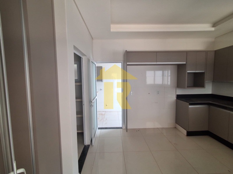 Casa de Condomínio com 3 quartos à venda e aluguel, 235m² — foto 12 de 48