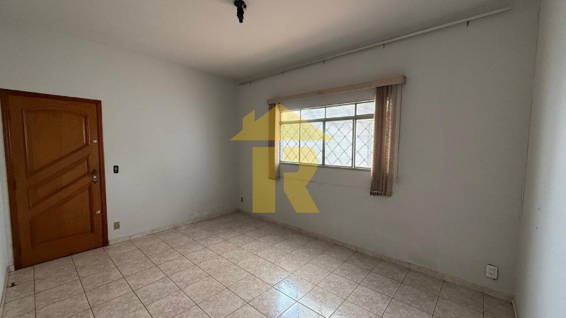 Casa com 3 quartos à venda, 240m² — foto 9 de 42