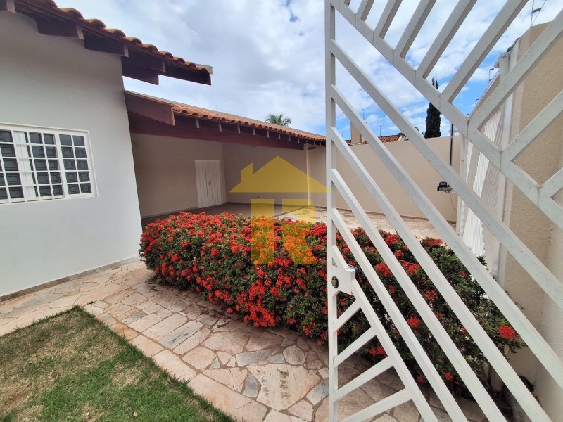 Casa com 4 quartos à venda, 340m² — foto 4 de 49
