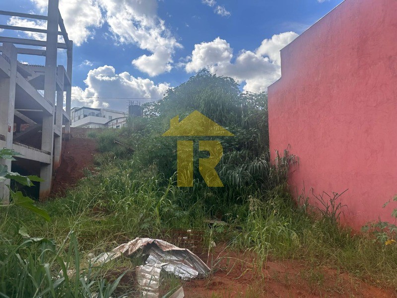 Terreno / Lote / Condomínio  à venda, 518m² — foto 1 de 14