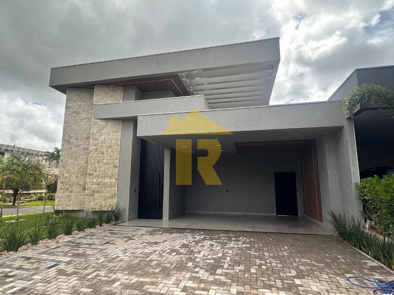 Casa de Condomínio com 3 quartos à venda, 240m² — foto 2 de 39
