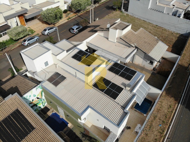 Casa de Condomínio com 3 quartos à venda, 167m² — foto 2 de 25