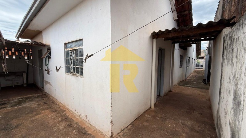 Casa com 3 quartos à venda, 240m² — foto 30 de 42