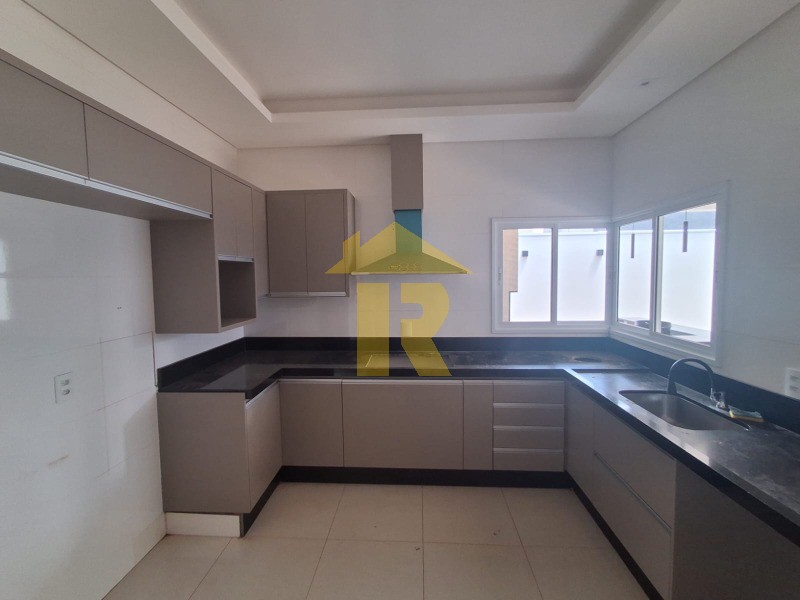 Casa de Condomínio com 3 quartos à venda e aluguel, 235m² — foto 11 de 48