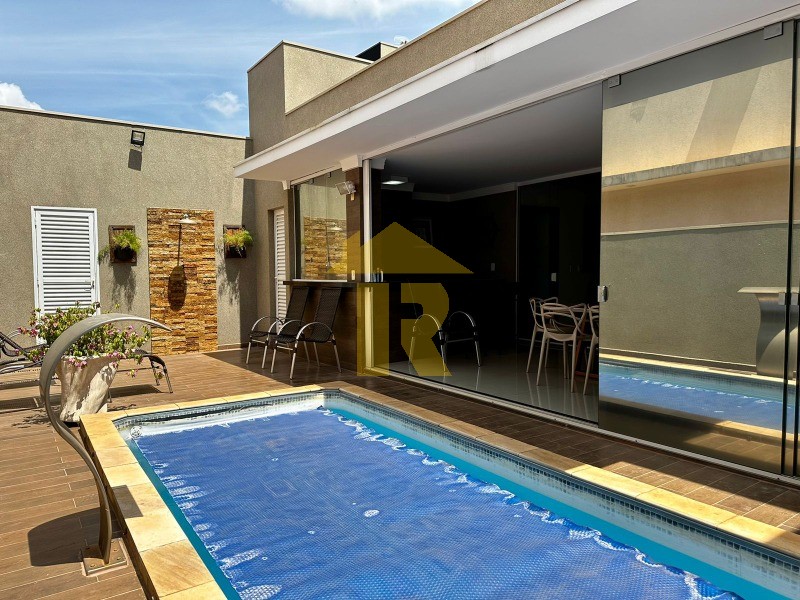 Casa de Condomínio com 3 quartos à venda, 211m² — foto 10 de 21