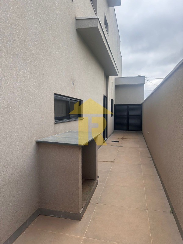 Casa de Condomínio com 3 quartos à venda, 250m² — foto 22 de 41