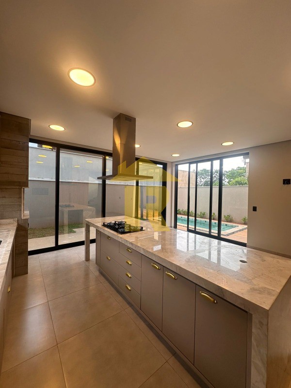 Casa de Condomínio com 3 quartos à venda, 250m² — foto 13 de 41