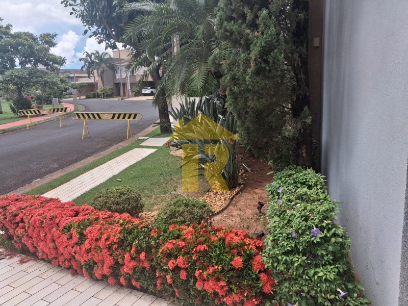 Casa de Condomínio com 3 quartos à venda e aluguel, 235m² — foto 3 de 48