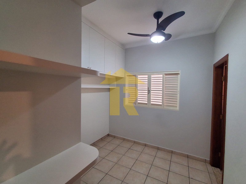 Casa com 4 quartos à venda, 340m² — foto 42 de 49