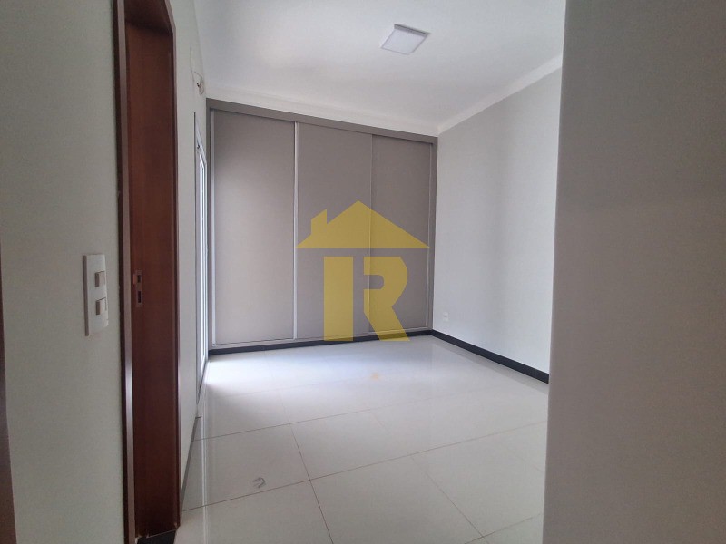 Casa de Condomínio com 3 quartos à venda e aluguel, 235m² — foto 28 de 48