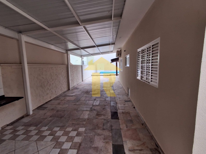 Casa com 4 quartos à venda, 340m² — foto 23 de 49