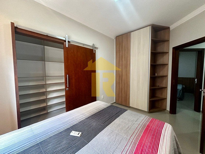 Casa de Condomínio com 3 quartos à venda, 211m² — foto 15 de 21