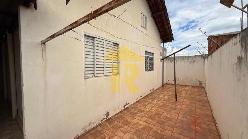 Casa com 3 quartos à venda, 240m² — foto 27 de 42