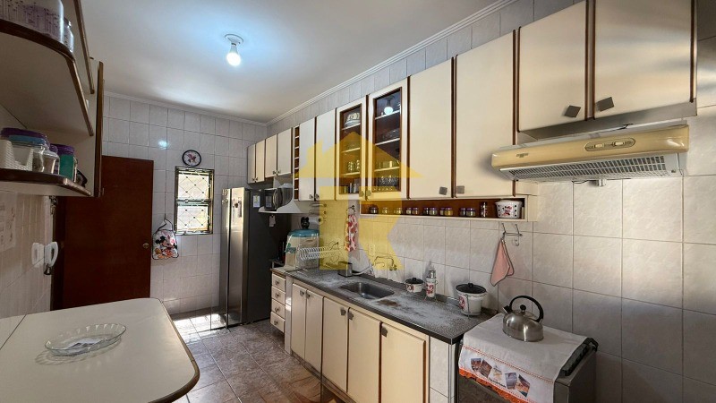 Casa com 3 quartos à venda, 172m² — foto 17 de 38