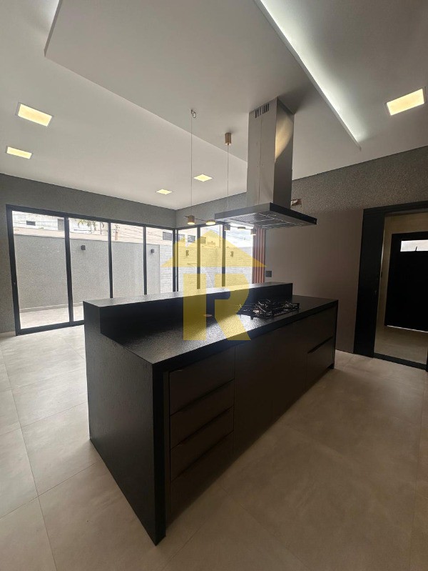 Casa de Condomínio com 3 quartos à venda, 240m² — foto 18 de 39