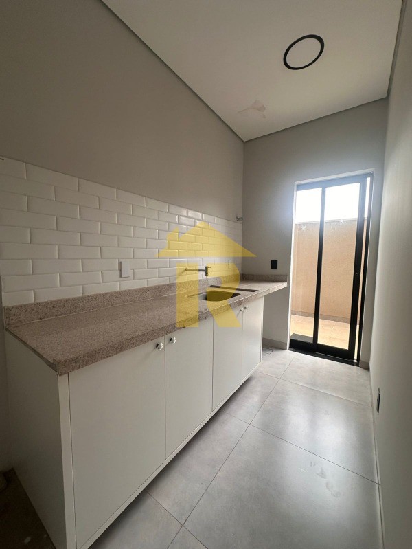 Casa de Condomínio com 3 quartos à venda, 250m² — foto 23 de 41