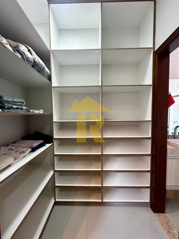 Casa de Condomínio com 3 quartos à venda, 211m² — foto 16 de 21