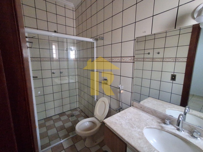 Casa com 4 quartos à venda, 340m² — foto 40 de 49
