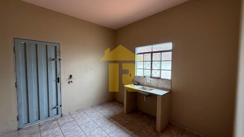 Casa com 3 quartos à venda, 240m² — foto 32 de 42