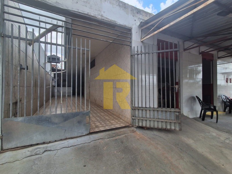 Casa com 2 quartos à venda, 187m² — foto 2 de 40