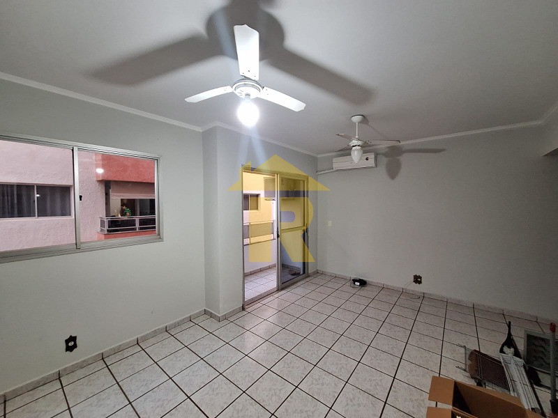 Apartamento com 2 quartos à venda, 67m² — foto 1 de 26