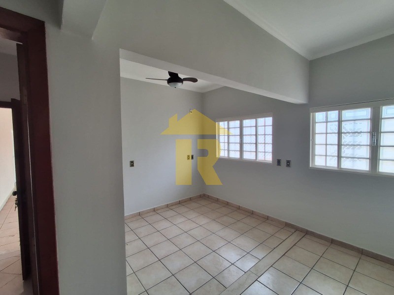 Casa com 4 quartos à venda, 340m² — foto 39 de 49
